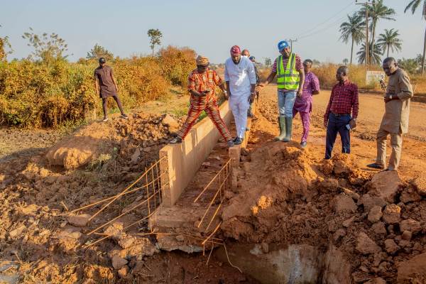 Oyo Speaker Inspects Ido-Eruwa Road, Urges Contractor To Expedite Work Oyo Speaker Inspects Ido-Eruwa Road, Urges Contractor To Expedite Work