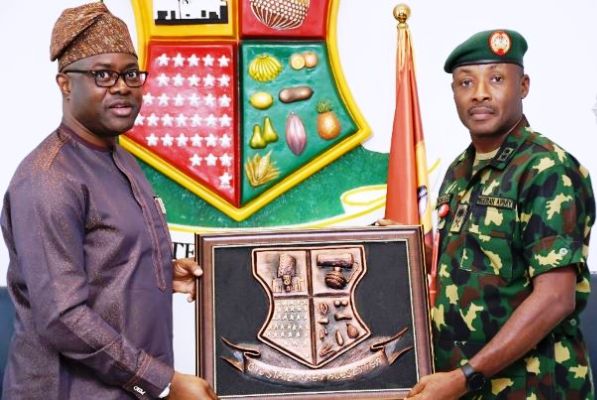 Makinde Receives New Odogbo Barracks GOC, Commends Security Agencies For Keeping Peace In Oyo Makinde Receives New Odogbo Barracks GOC, Commends Security Agencies For Keeping Peace In Oyo