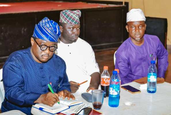 Gbeleyi Land Dispute: Oyo Deputy Speaker, Hon. Fadeyi Intervenes, Sues For Peace Gbeleyi Land Dispute: Oyo Deputy Speaker, Hon. Fadeyi Intervenes, Sues For Peace