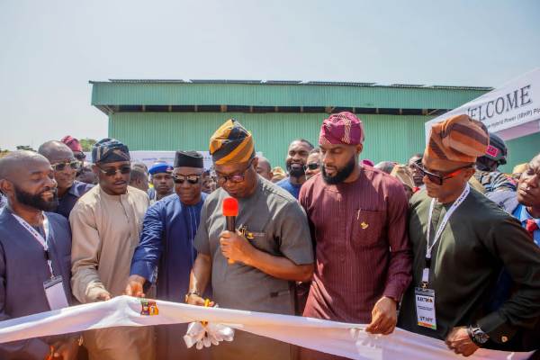 Makinde Received Speaker’s Commendation Over Power Project Makinde Received Speaker’s Commendation Over Power Project