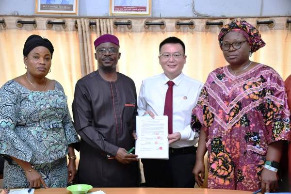 RAAMP: Oyo Govt Signs Over N16bn Road Construction Contracts