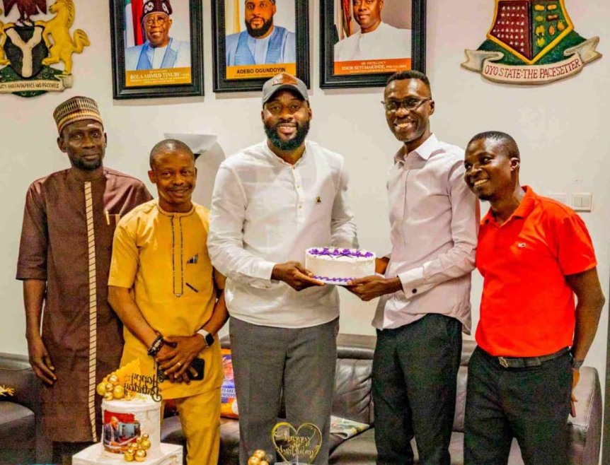 Birthday: Oyo Assembly Correspondents Join Well-Wishers To Celebrate Speaker Birthday: Oyo Assembly Correspondents Join Well-Wishers To Celebrate Speaker