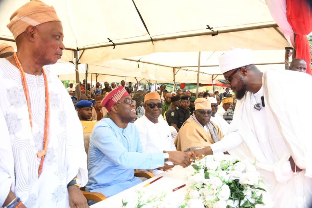 Omituntun Ramadan Lecture: Makinde Donates Buses For Propagation Of Islam Omituntun Ramadan Lecture: Makinde Donates Buses For Propagation Of Islam