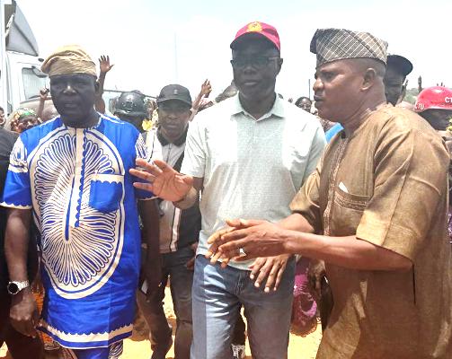 Makinde Visits Alesinloye Market Over Fire Incident Makinde Visits Alesinloye Market Over Fire Incident
