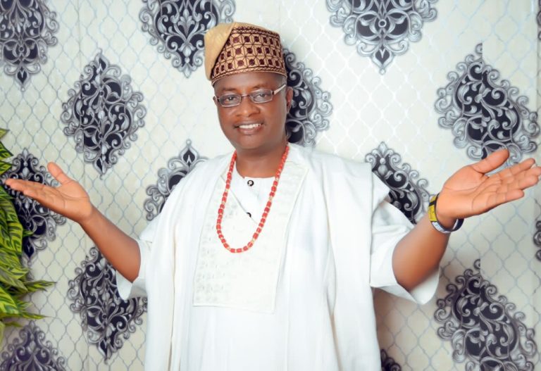 Parrotxtra @ 20: Asiwaju Hassan Giwa Greets Amb Olayinka Agboola On Double celebrations